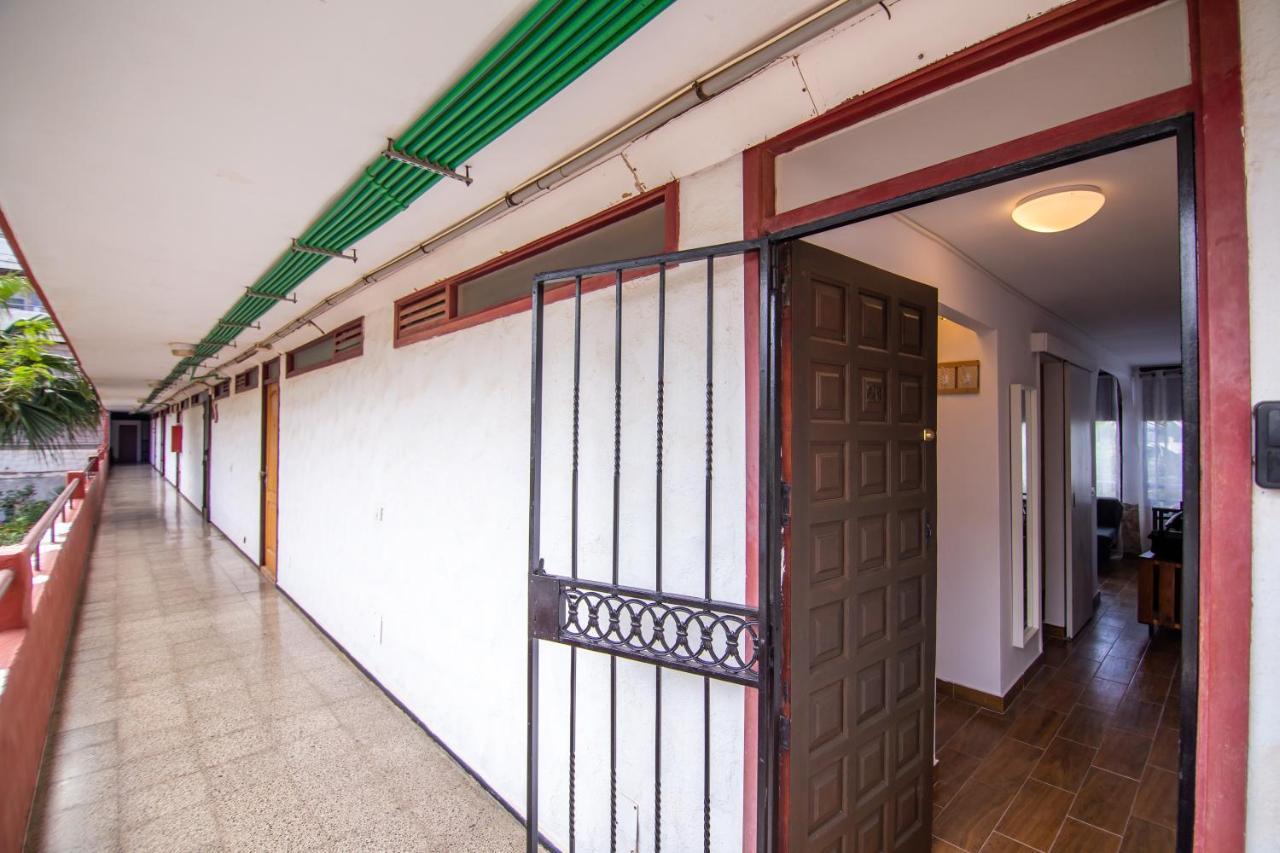 Amarilla Rock Apartment Арона Екстериор снимка