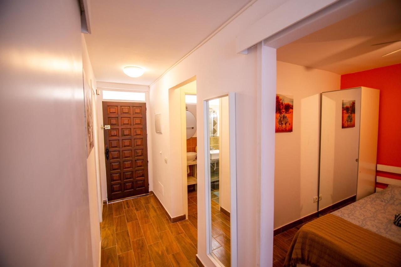 Amarilla Rock Apartment Арона Екстериор снимка