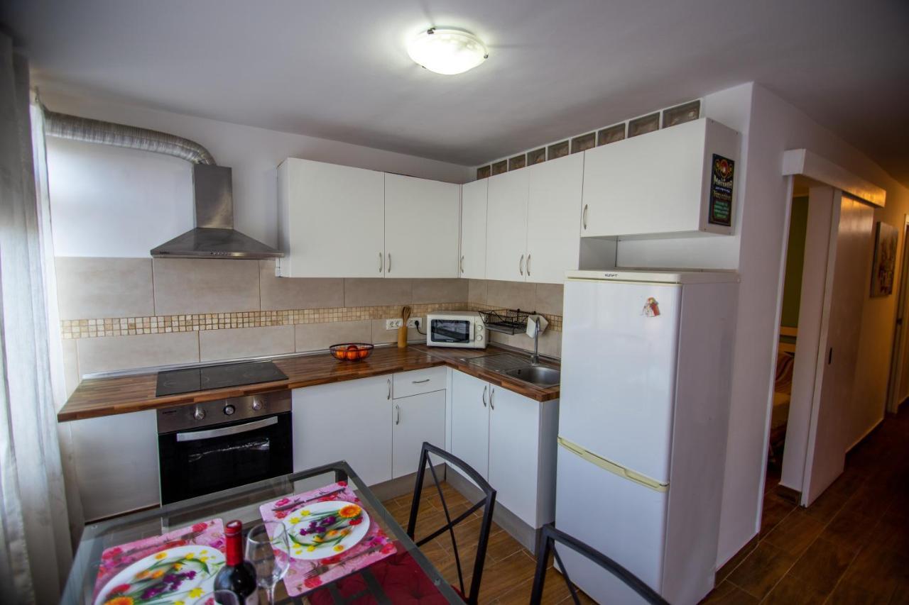 Amarilla Rock Apartment Арона Екстериор снимка